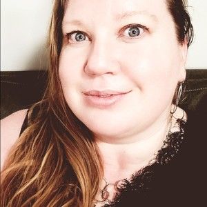 Meet your Posher, Aliya.